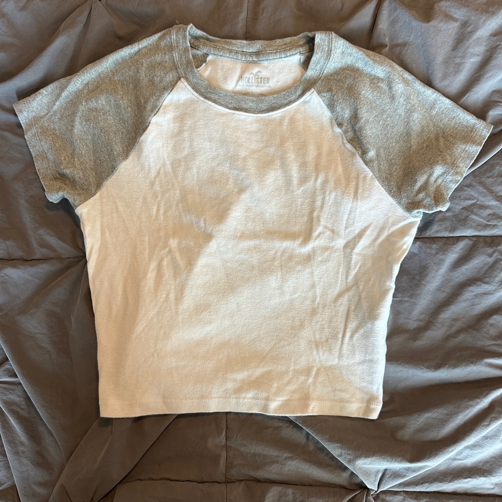 Hollister Women’s Small Cropped Short Sleeve